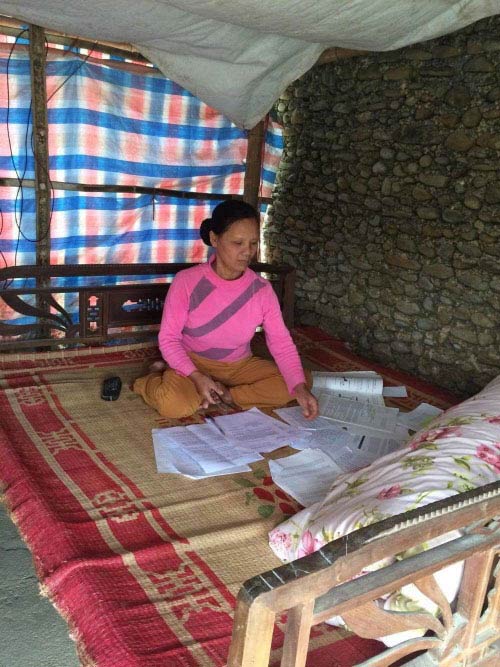 Nhà nhiễm điện, dân phải ở... chuồng trâu - 2