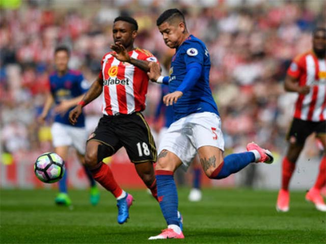 Sunderland - MU: Thẻ đỏ & bữa tiệc 3 bàn