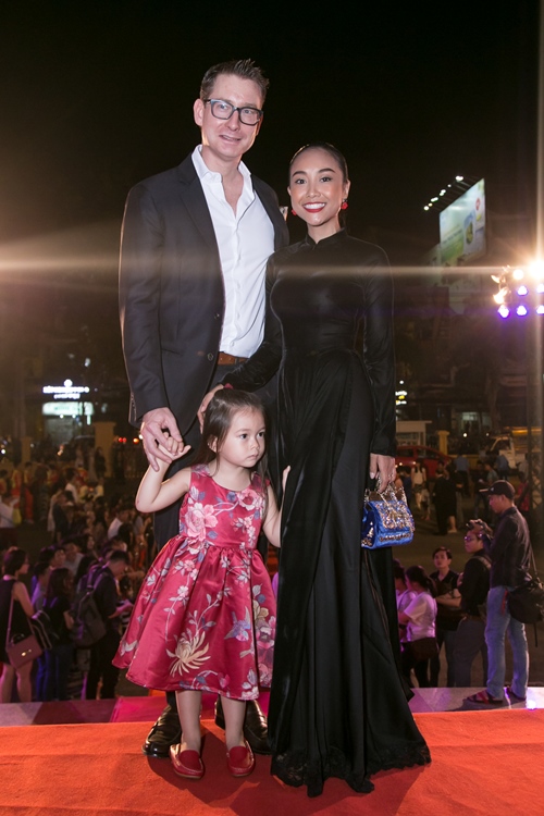 Minh Hằng, Quỳnh Chi hút mọi ánh nhìn trong đêm - 7