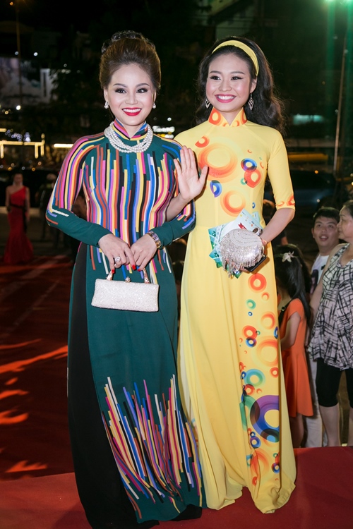 Minh Hằng, Quỳnh Chi hút mọi ánh nhìn trong đêm - 4