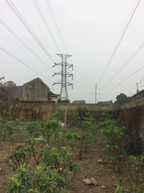 Nhà nhiễm điện dân ở chuồng trâu: Sổ đỏ thành giấy vụn - 3