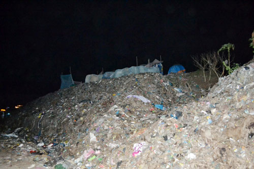 Phát hiện chân người trong túi ni lông tại bãi rác lớn nhất Trà Vinh - 1
