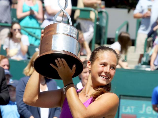 BXH tennis 10/4: Mỹ nữ xinh như Sharapova lọt top 30
