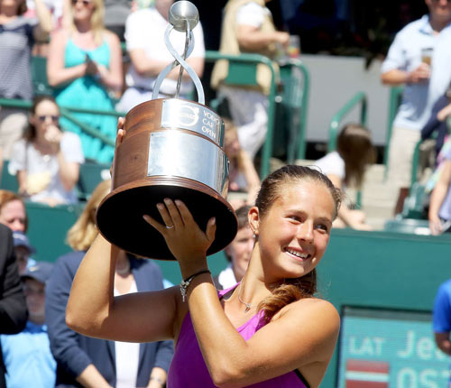 BXH tennis 10/4: Mỹ nữ xinh như Sharapova lọt top 30 - 1