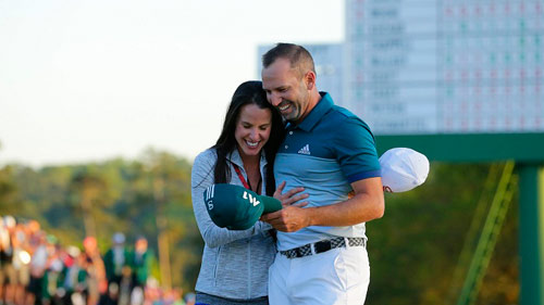Golf 24/7: Thắng gần 2 triệu đô, được vợ xinh đẹp thưởng nóng - 1