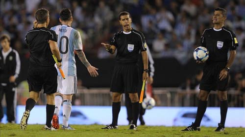 Messi được hiến “kế lạ”, giảm án treo giò ĐT Argentina - 1