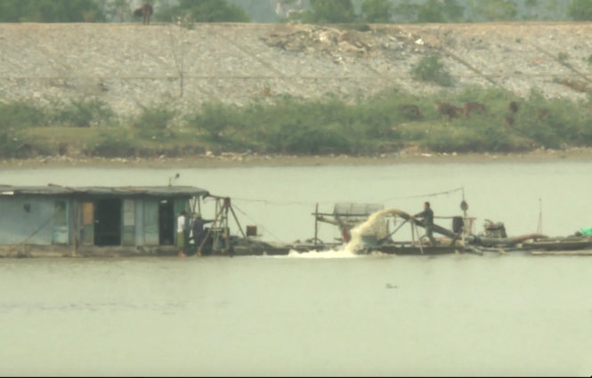 HOT nhất ngày: Cô gái xinh đẹp bỗng hóa bà lão, hình thù “kỳ dị” - 2