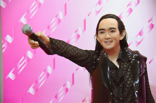 Tượng sáp mới của Trấn Thành khiến fan choáng váng - 9