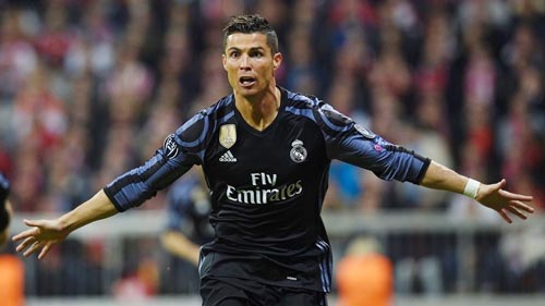 Ronaldo thăng hoa, những kẻ đối đầu phát điên vì ghen tức - 1