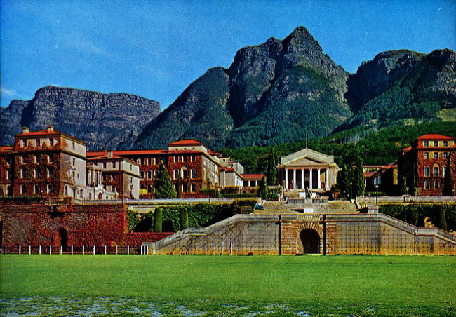 13. Đại học Cape Town, Nam Phi