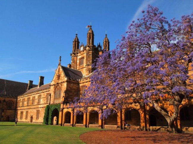 14. Đại học Sydney, Úc không chỉ là ngôi trường có những tòa nhà đẹp, trường Đại học Sydney tự hào đã đào tạo được tới 6 vị Thủ tướng Úc.