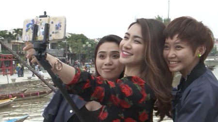 Châu Nhật Nguyên dẫn Hòa Minzy về quê gốc Hội An nghỉ dưỡng - 3