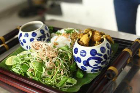 Châu Nhật Nguyên dẫn Hòa Minzy về quê gốc Hội An nghỉ dưỡng - 9