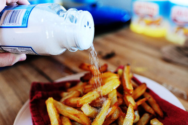 Tuyệt chiêu làm khoai tây chiên giòn mềm, ngon hơn ngoài hàng - 7