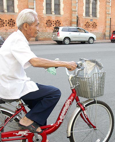 Chuyện cảm động về “kỷ lục gia” viết thư thuê - 2