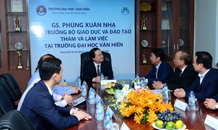 Đại học không phải là nơi chỉ có phòng và máy chiếu - 1