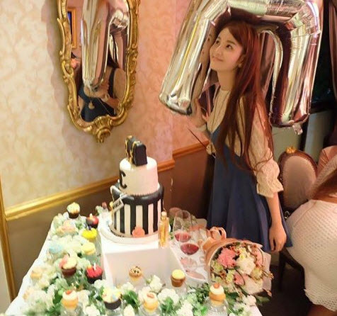 Anh lính nào chịu được khi chân dài này đòi ở chung phòng? - 10