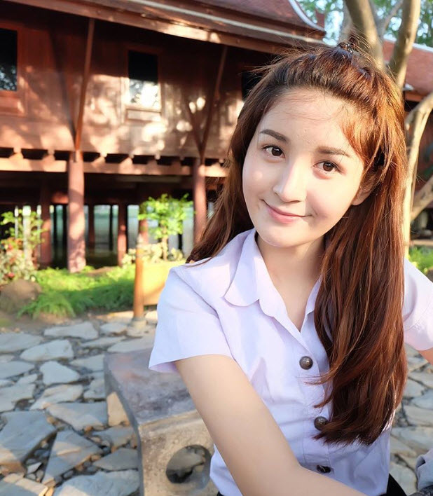 Anh lính nào chịu được khi chân dài này đòi ở chung phòng? - 3