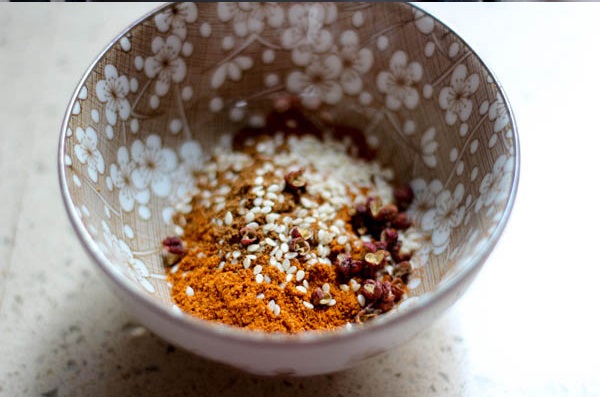 Bữa tối với gà sốt cay mềm thơm, ngon "tê lưỡi" - 2