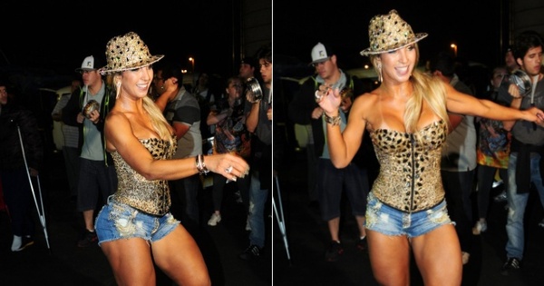 Cô gái đánh bật dàn "chân dài" vây quanh Ronaldinho là ai? - 9