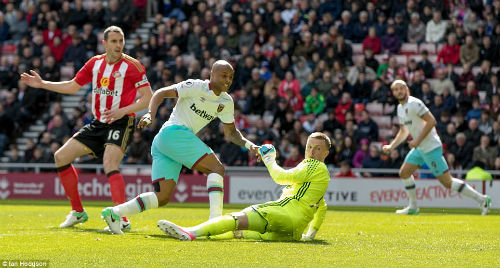 Sunderland - West Ham: Rơi &#34;vàng&#34; vào phút chót - 1