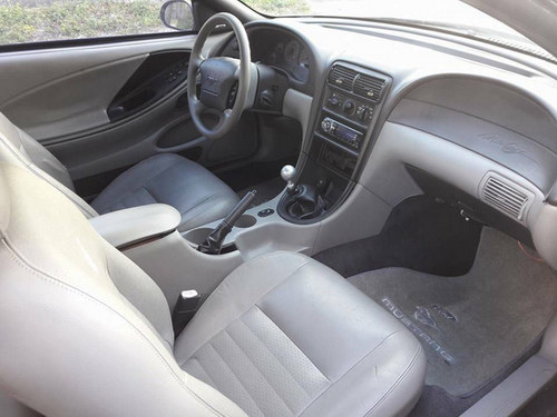 Chuyện thật như đùa: "Aston Martin" giá chỉ 79 triệu đồng! - 3