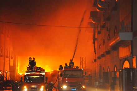 Bà hỏa lại ghé thăm công ty may ở Cần Thơ, khói bụi mịt mù - 6