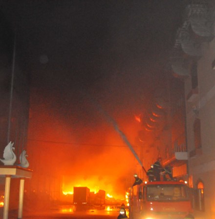 Bà hỏa lại ghé thăm công ty may ở Cần Thơ, khói bụi mịt mù - 5