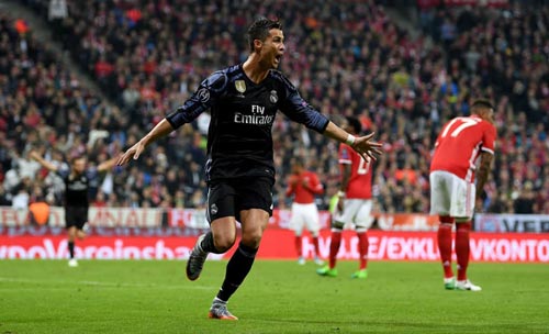 Real: Lộ chân tướng 5 kẻ “đánh hội đồng” Ronaldo - 1