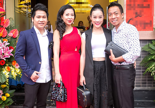 Vợ Trọng Tấn, Việt Hoàn, Đăng Dương ngày càng gợi cảm - 11