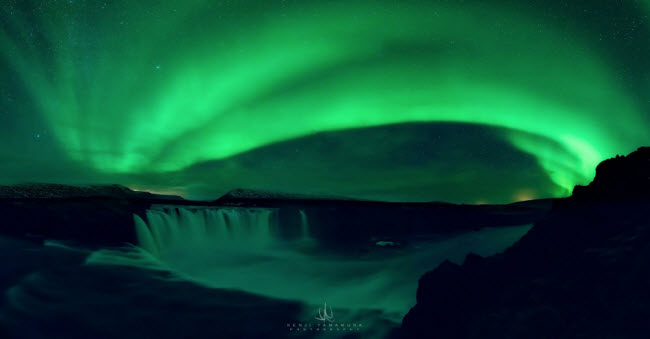 Chiêm ngưỡng ánh sáng bắc cực quang huyền ảo ở Iceland.