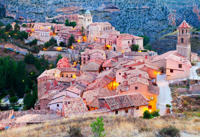 Trải nghiệm không gian thời Trung Cổ ở Albarracin, Tây Ban Nha.