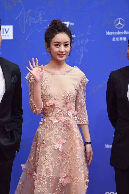 Lưu Diệc Phi "đè bẹp" dàn mỹ nhân trên thảm đỏ Bắc Kinh - 7