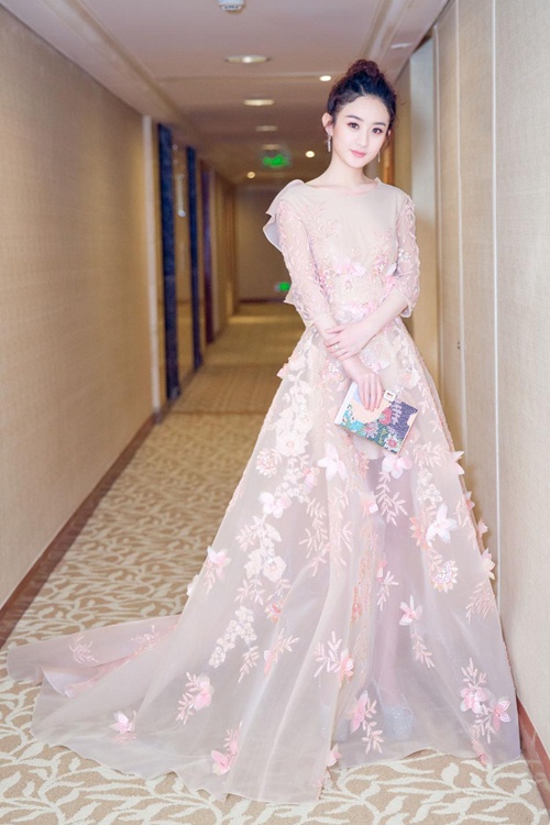 Lưu Diệc Phi "đè bẹp" dàn mỹ nhân trên thảm đỏ Bắc Kinh - 9