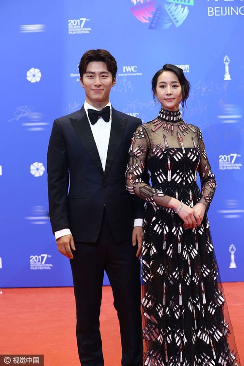 Lưu Diệc Phi "đè bẹp" dàn mỹ nhân trên thảm đỏ Bắc Kinh - 7