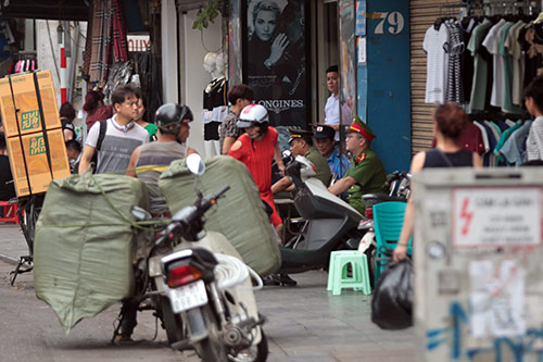 Vỉa hè HN có gì khác sau hơn 1 tháng ra quân dọn dẹp? - 7