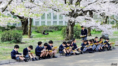 Ngày khai giảng là ngày giỗ: Nạn bắt nạt ở trường học Nhật Bản quá bất thường? - 1