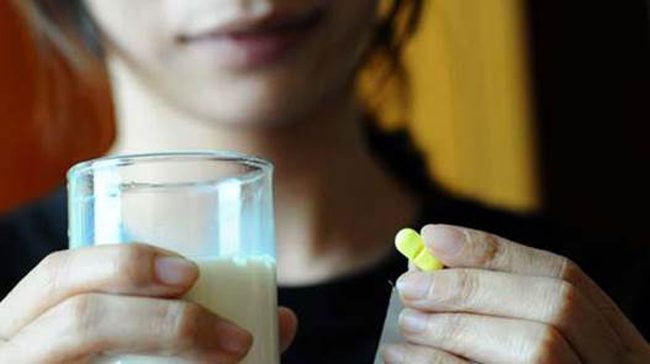 Sữa và thuốc: Làm giảm nồng độ của thuốc trong máu, ảnh hưởng đến hiệu quả
