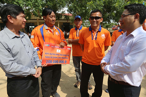 Ngày nghỉ đầy ý nghĩa của đoàn đua xe đạp truyền hình TP.HCM-Tôn Đông Á - 1