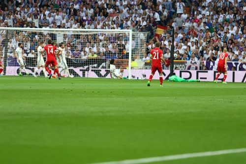 Chùm ảnh Real  Madrid – Bayern: “Bom tấn” Hollywood - 1