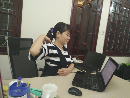 Coi thường biểu hiện đau mỏi cổ, vai, gáy: Bạn sẽ phải hối hận! - 2