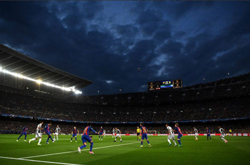 Barca cay đắng bị loại: Messi ngã đập mặt, Neymar tức tưởi - 7