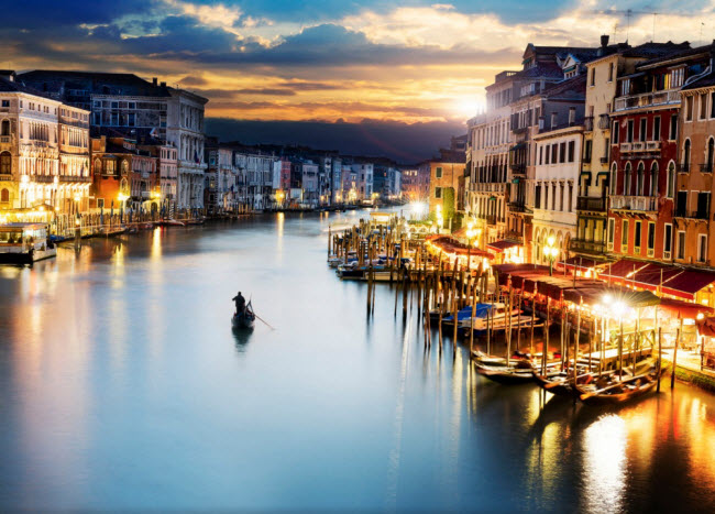 Dòng kênh chính ở thành phố Venice, Italia.