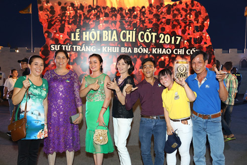 4.000 anh em chí cốt "vui quá xá” tại lễ hội bia lớn nhất miền Tây - 2