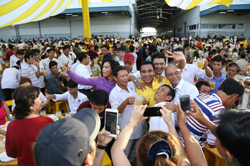 4.000 anh em chí cốt "vui quá xá” tại lễ hội bia lớn nhất miền Tây - 4