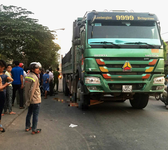 Người phụ nữ tử nạn dưới bánh xe ben vì tiếng còi hơi - 2