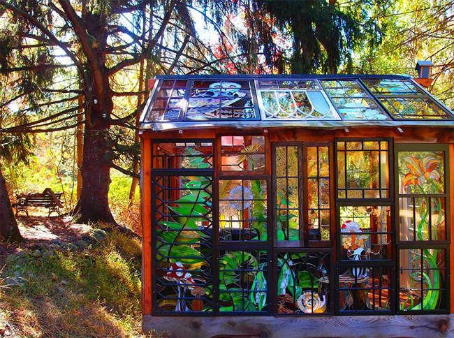 Ngôi nhà nhỏ này có tên Glass Cabin, nằm trong một khu rừng tuyệt đẹp thuộc Mohawk, New Jersey, nước Mỹ.