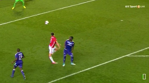 Góc chiến thuật MU – Anderlecht: Thảm họa bóng bổng - 3