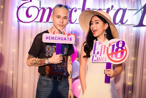 "Phi công trẻ" tình tứ bên Cát Phượng, bỏ mặc "bạn gái chưa 18" - 9