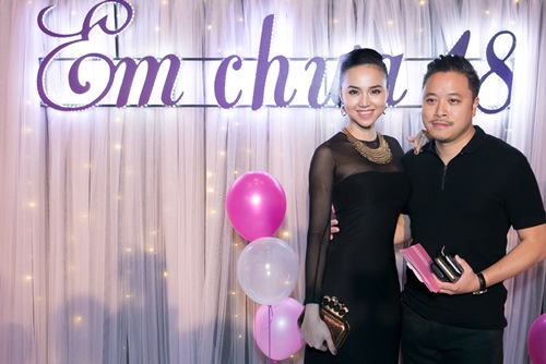 "Phi công trẻ" tình tứ bên Cát Phượng, bỏ mặc "bạn gái chưa 18" - 14